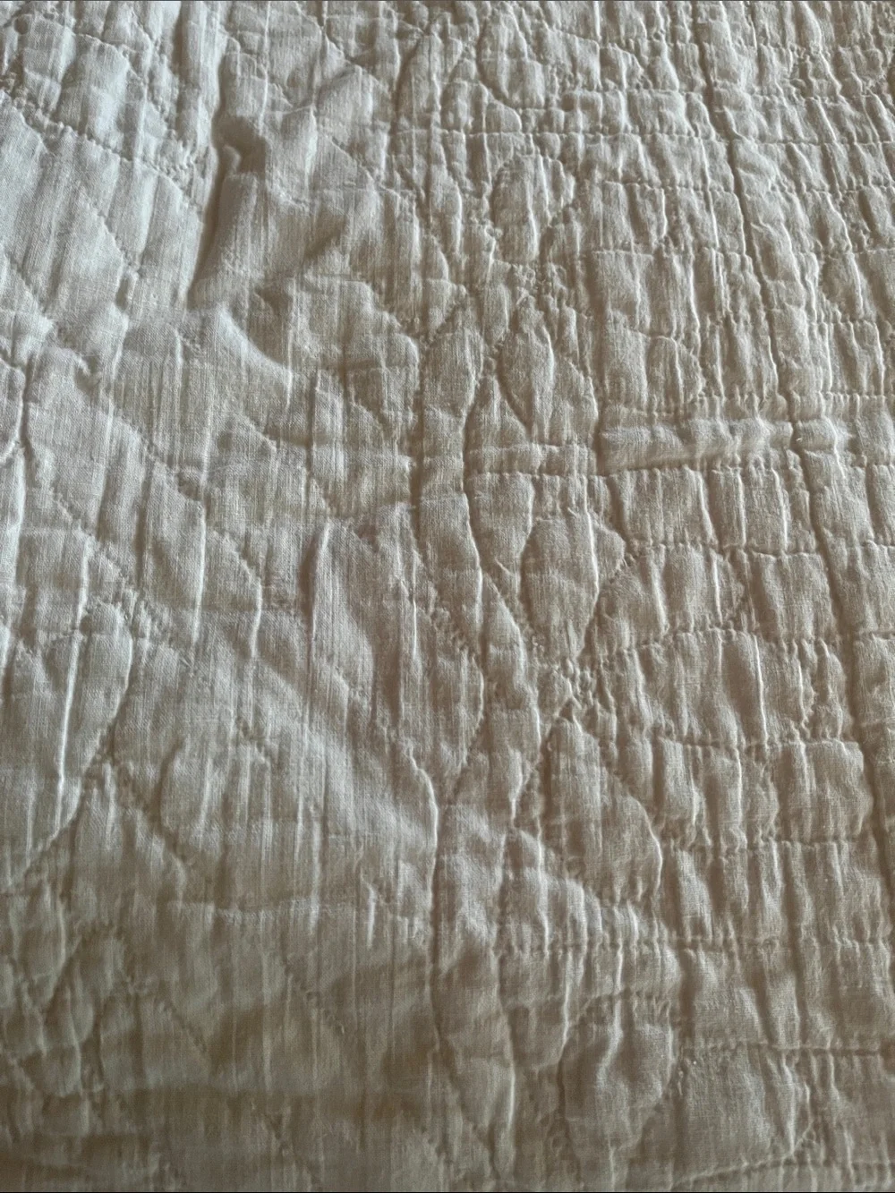 Vintage Handmade Pink Floral Appliqué Quilt - Pink & Cream